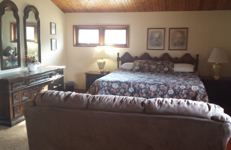 Guest bedroom at Cedar Valley Lodge.