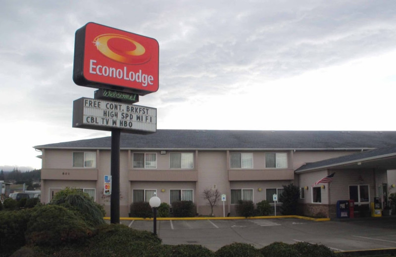 Exterior view of Econo Lodge Sequim.