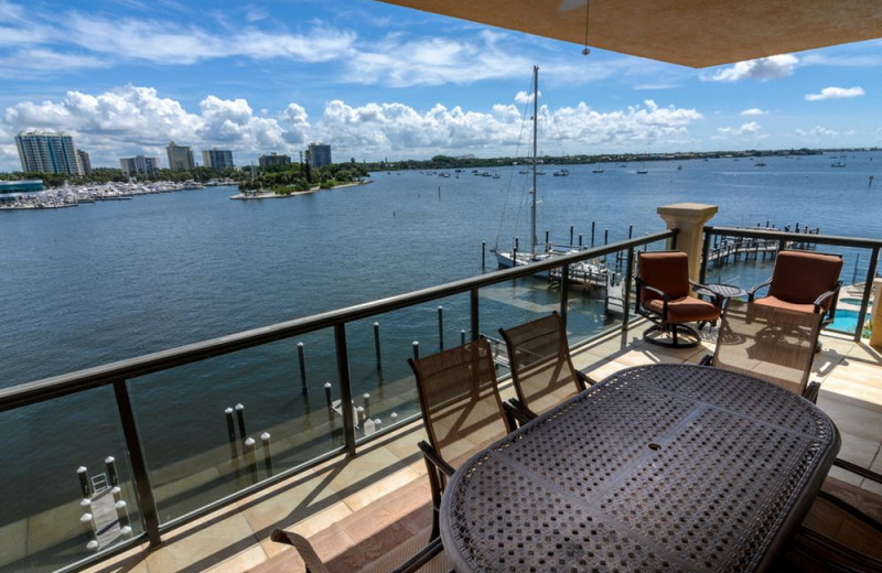 Rental balcony at beachrentals.mobi. LLC.