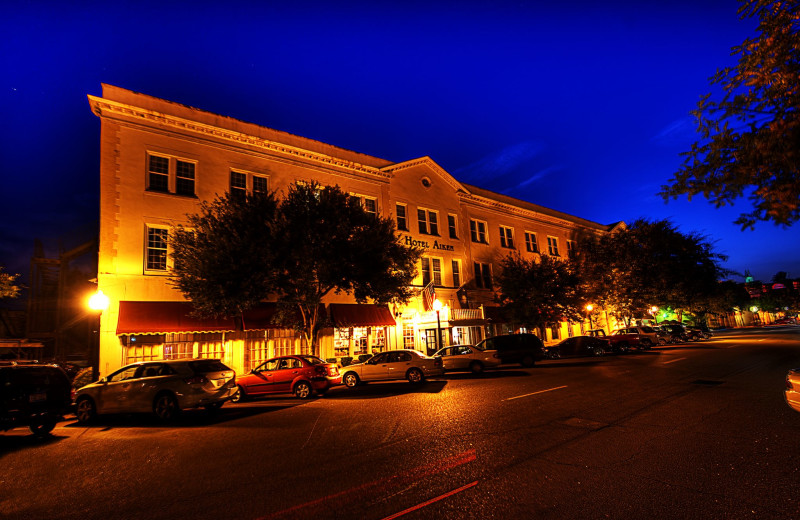 Exterior view of Hotel Aiken.