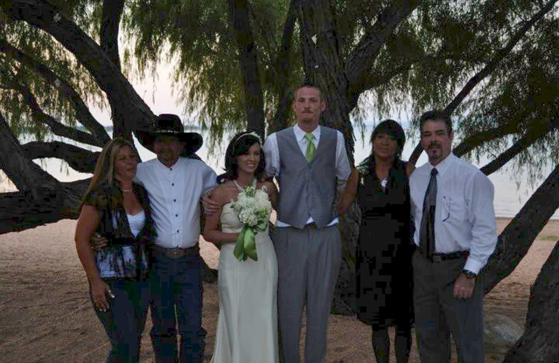 Wedding family at Willow Point Resort.