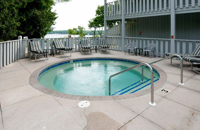 Hot tub at Country House Resort.