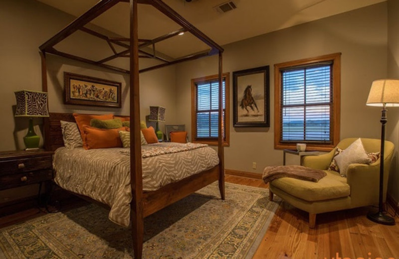 Utopian Austin Vacation Rentals (Austin, TX) Resort Reviews