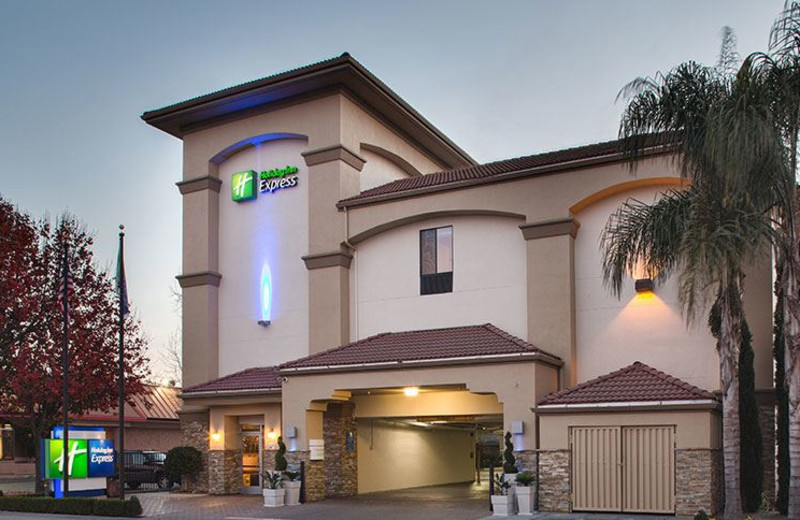 Exterior View of Holiday Inn Express Redwood City-Central