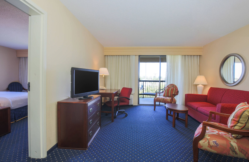 Guest room at Courtyard Flint.