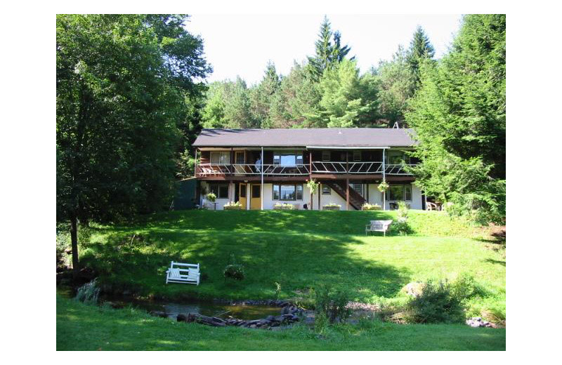 Exterior view of Mountain Brook Inn.