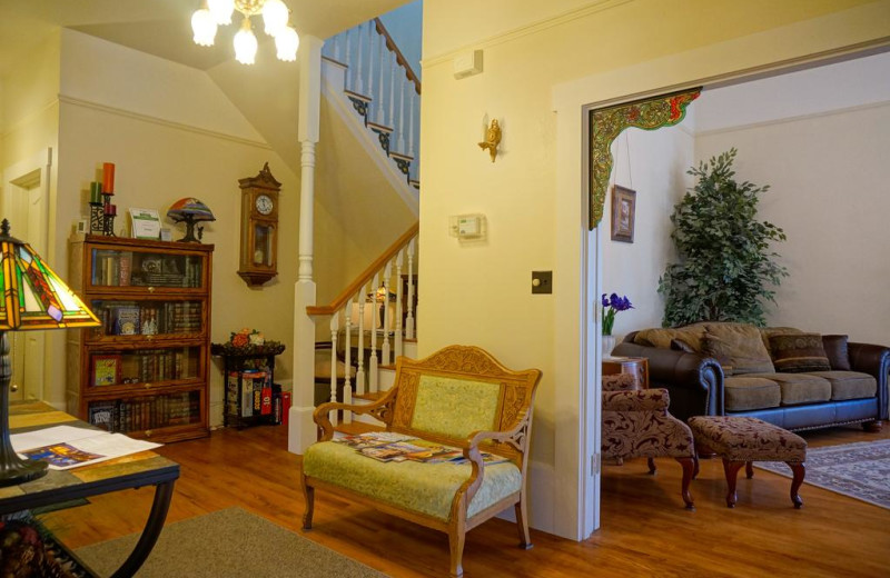 Living room at Starlight Pines B & B.