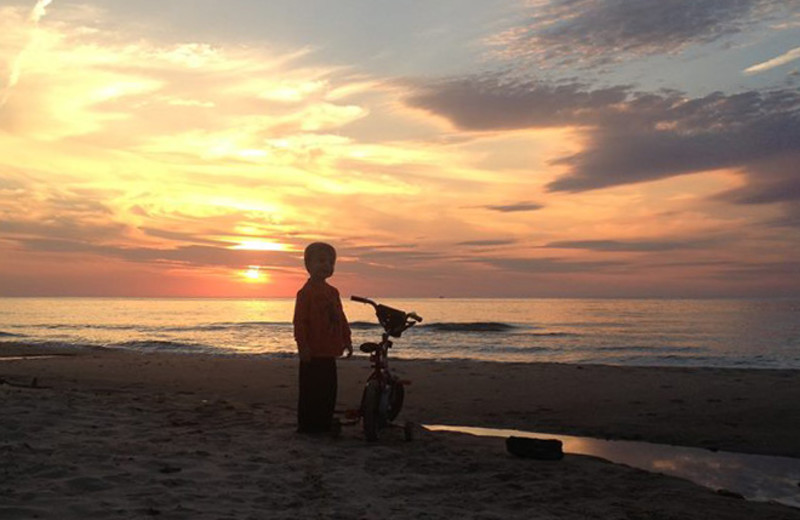 The beach at Beach Combers Vacation Rentals.