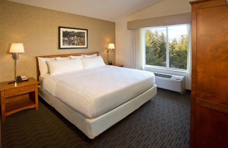 Guest room at The Inn at Gig Harbor.