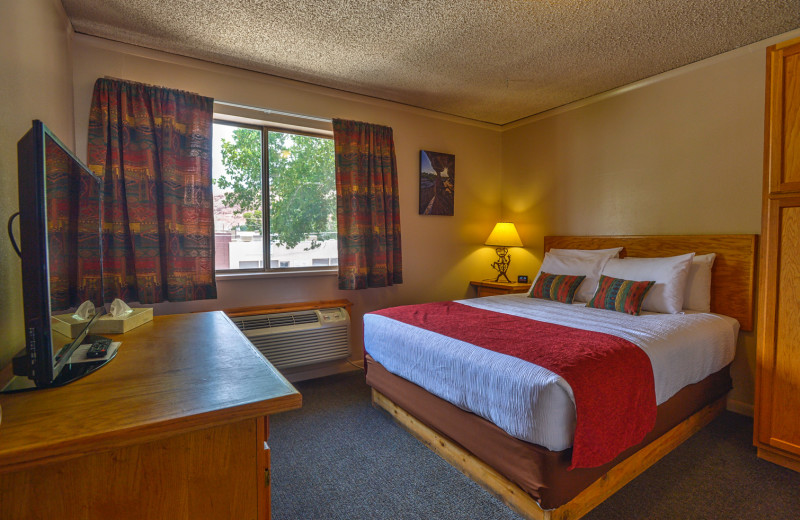 Guest room at Moab Rustic Inn.