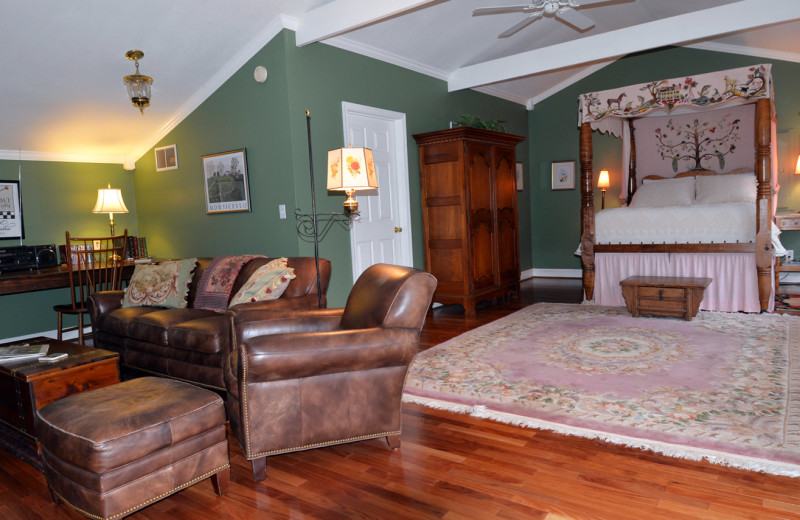 Guest room at Inn at Monticello.