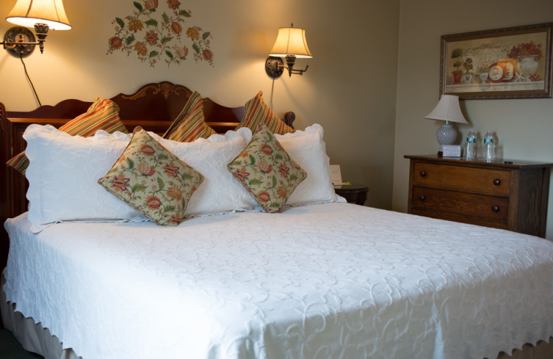 Guest room at Admiral Fitzroy Inn.
