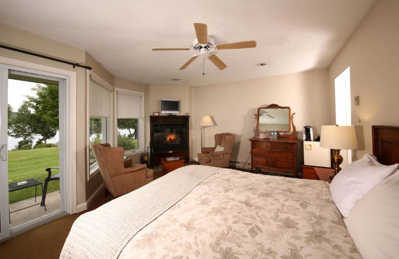 Guest room at Sir Sam's Inn & Spa.