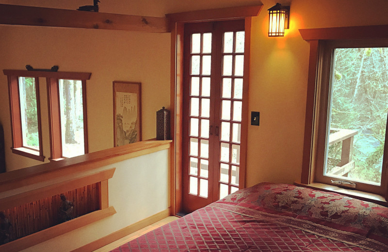Guest room at Zen River Retreat.