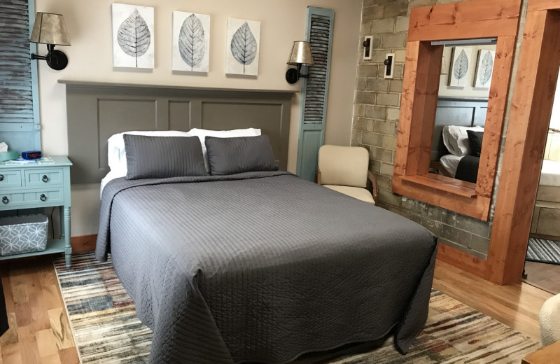 Guest bedroom at Hocking Hills Inn.