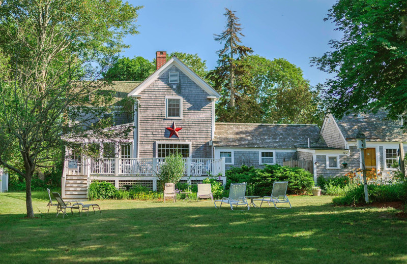 Exterior view of Sea Meadow Inn.