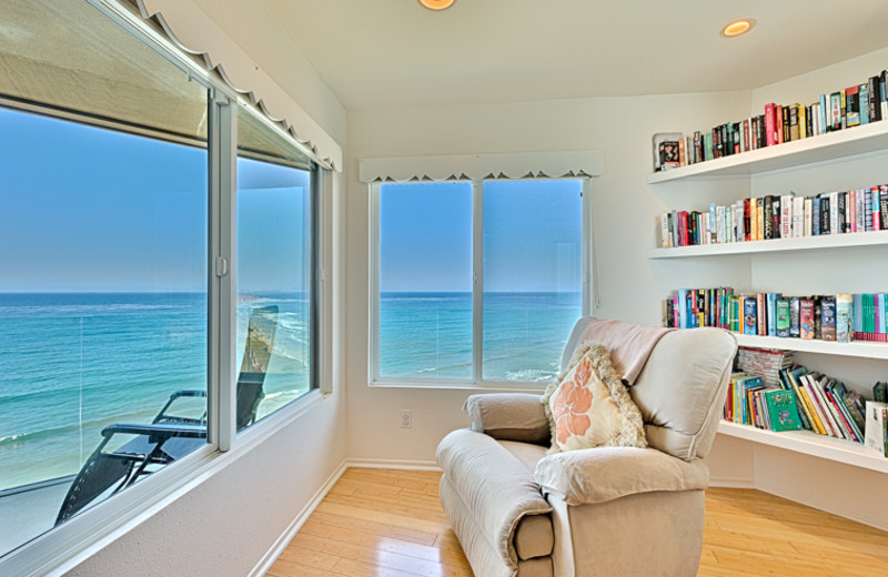 Vacation rental sitting area at Seabreeze Vacation Rentals, LLC.