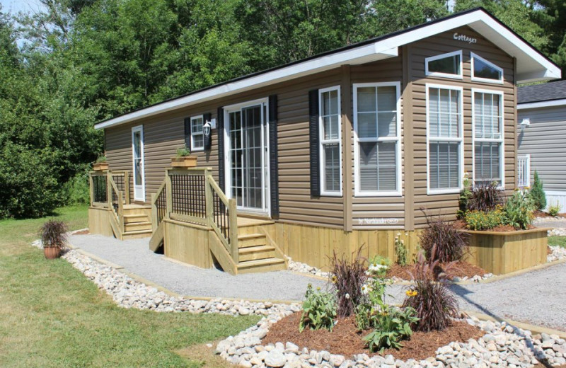 Cabin exterior at Shamrock Bay Resort.