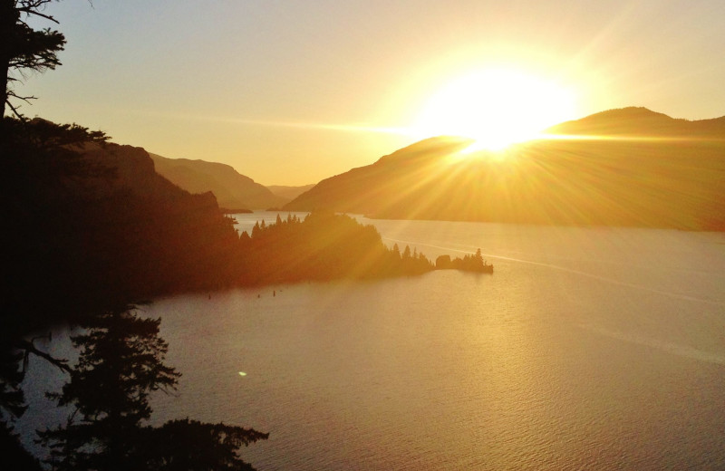 Sunrise at Vagabond Lodge.