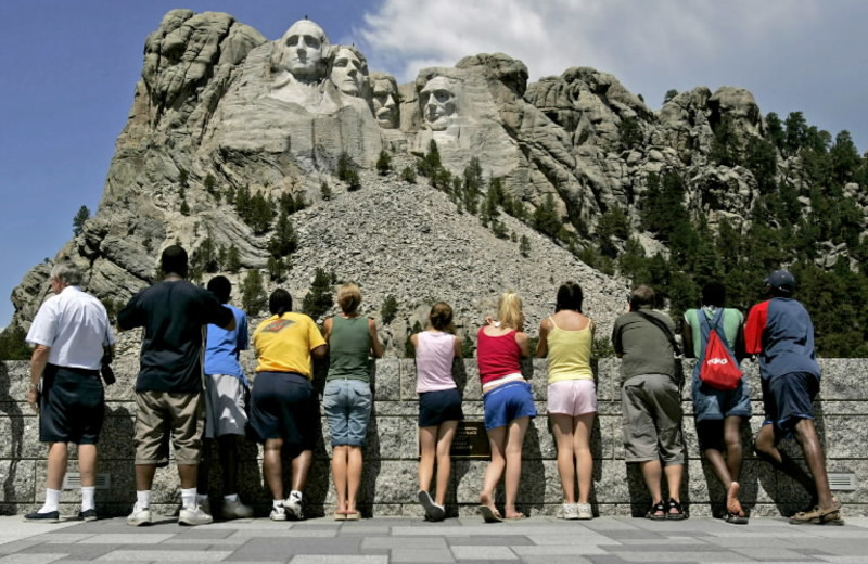 Mount Rushmore near Backroads Inn and Cabins.