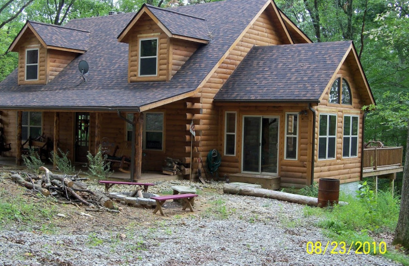 Cabin exterior at Cabins in Hocking.