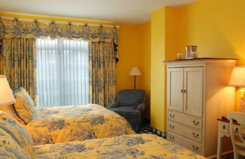 Traditional Queen at Charleston Harbor Resort