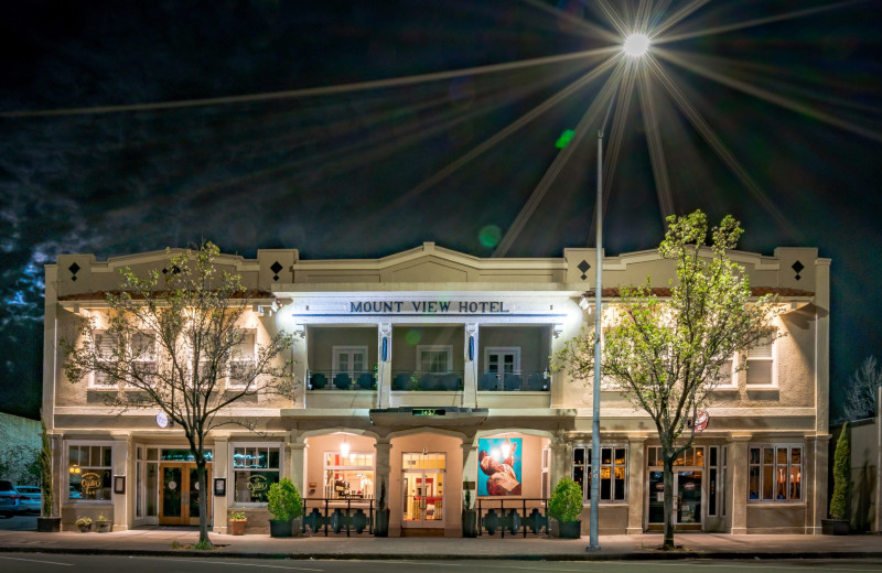 Exterior view of Mount View Hotel 