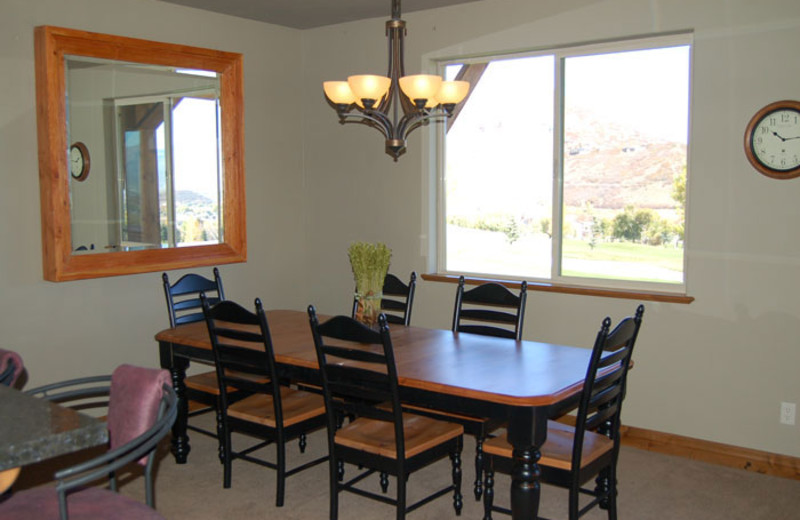 Rental dining room at Utah Family Lodges.