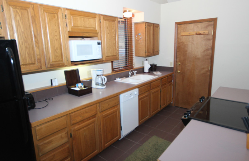 Guest kitchen at Boulder Brook on Fall River.