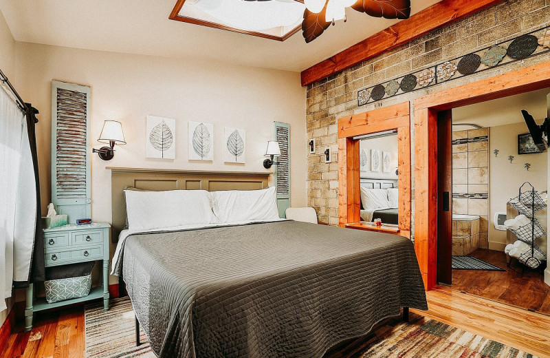 Guest room at Hocking Hills Inn.