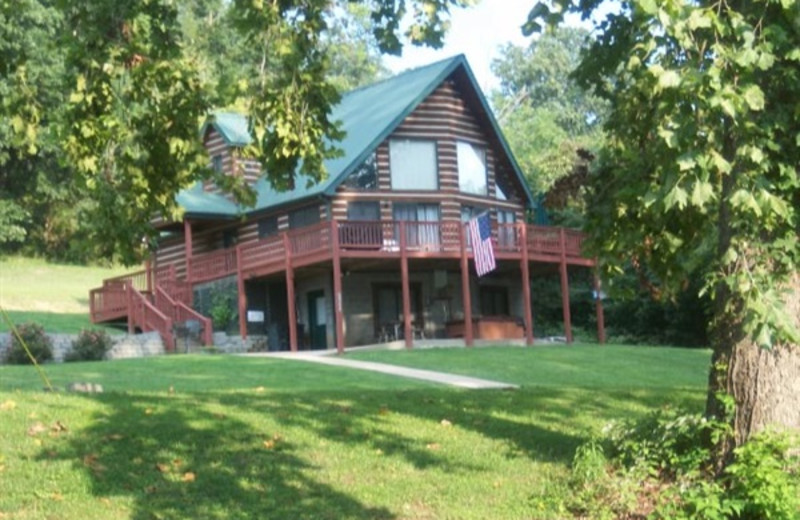 Exterior view of Papa Bear's River Cabin.