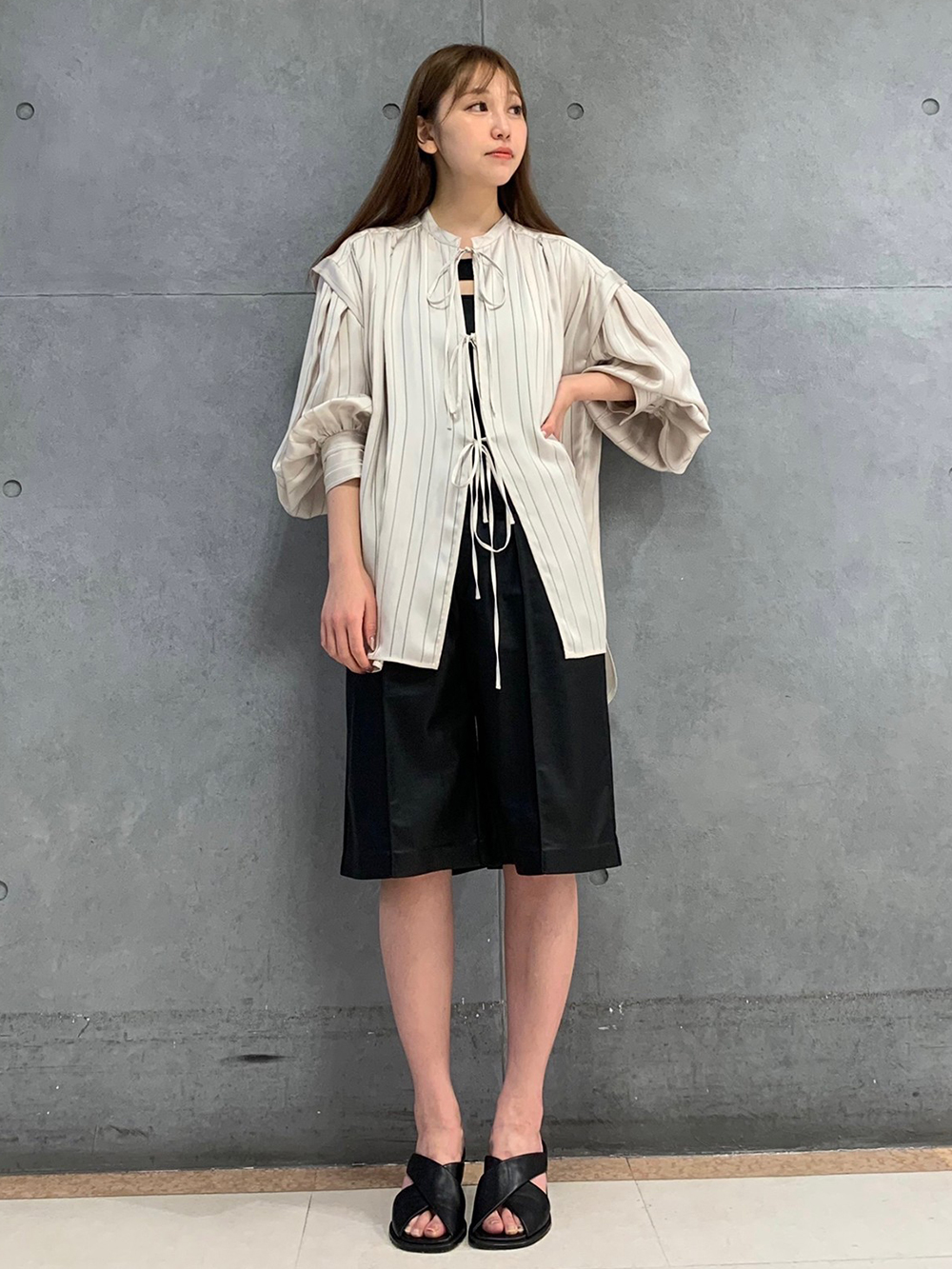 LE CIEL BLEU - アイレネ 2022SS 黒 トップス カットフラワー タンク ドゥロワー ル シェル ブルー - LE CIEL BLEU | Shirred Top-Black-36の通販
