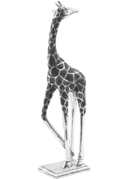 a statue of a giraffe