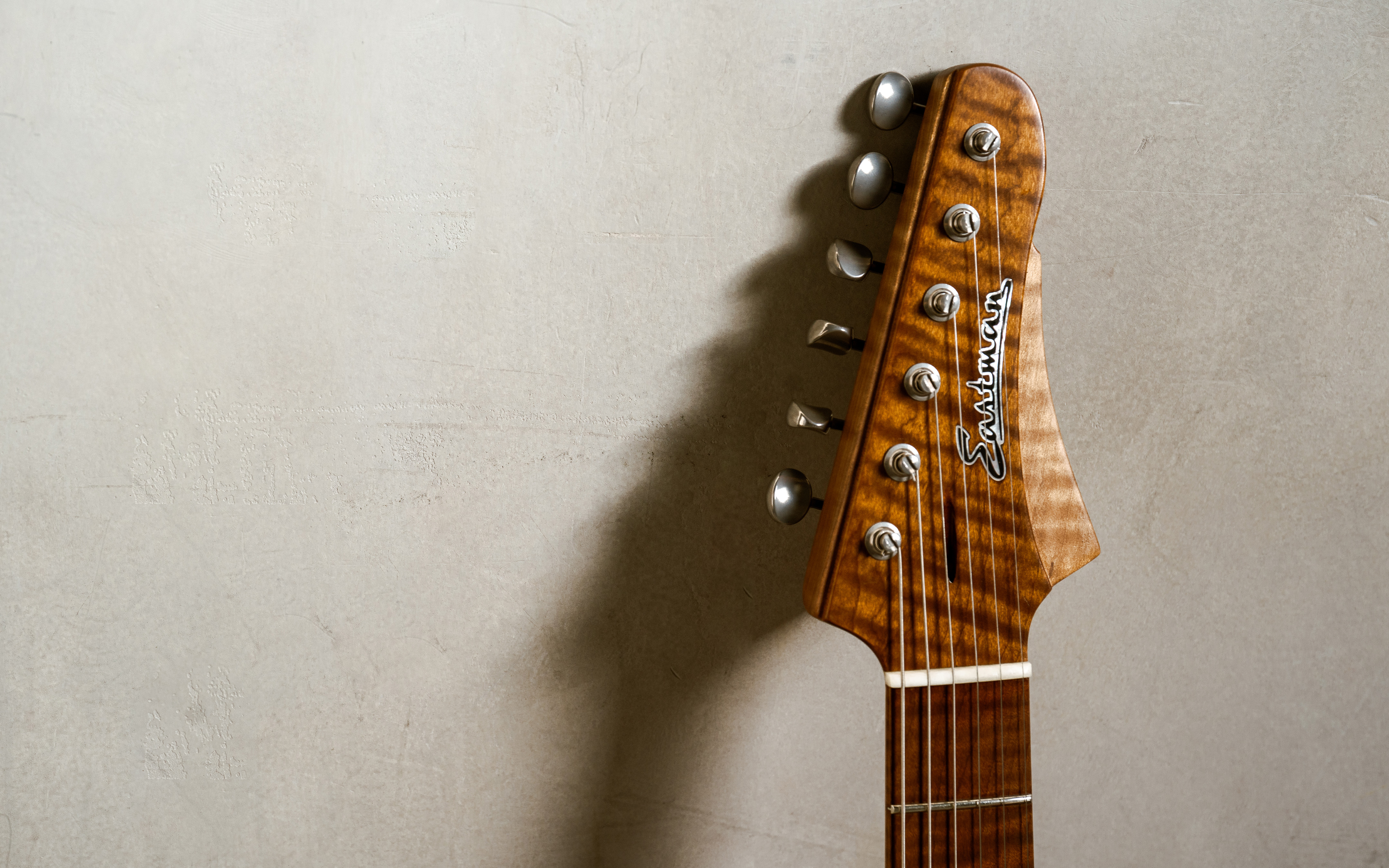 Eastman D’Ambrosio headstock.