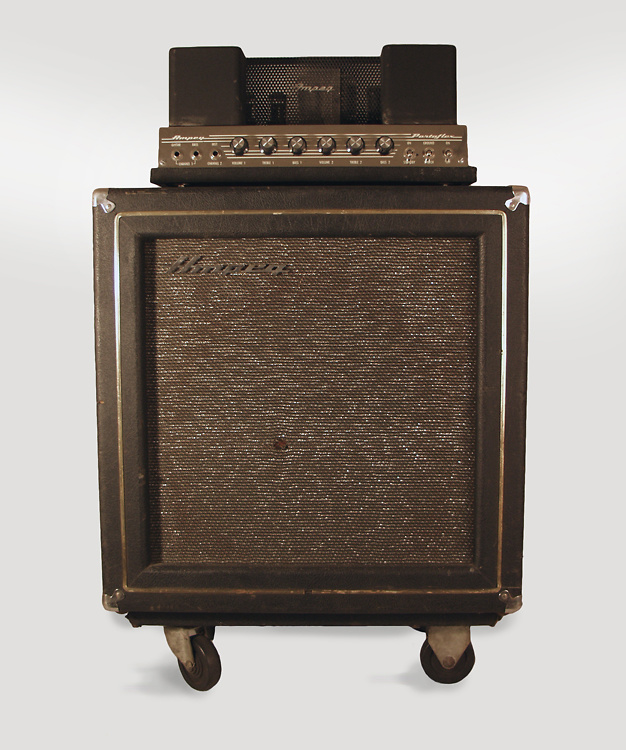 <div class="size-80 align-center mt-half">1968 Ampeg B–15N</div>