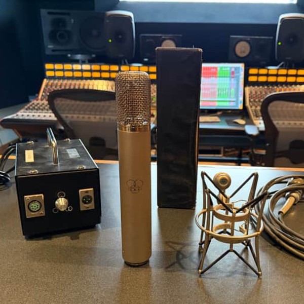 AKG C 12 