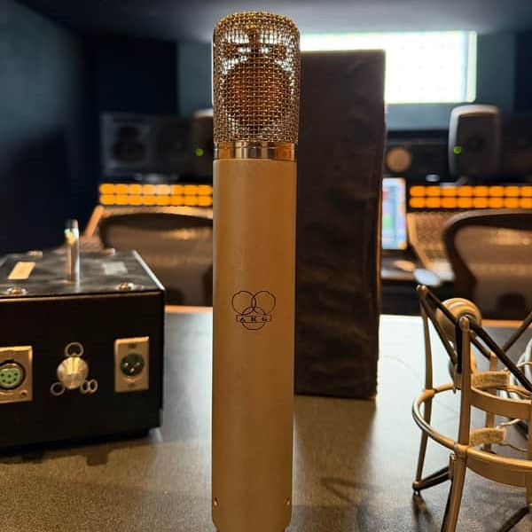 AKG C 12