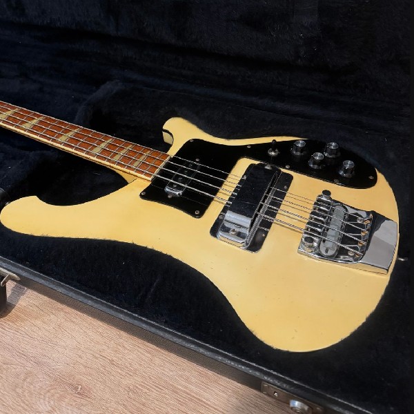 1981 Rickenbacker 4001