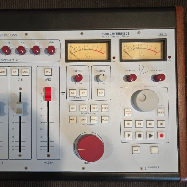 Rupert Neve Designs 5060 Centerpiece