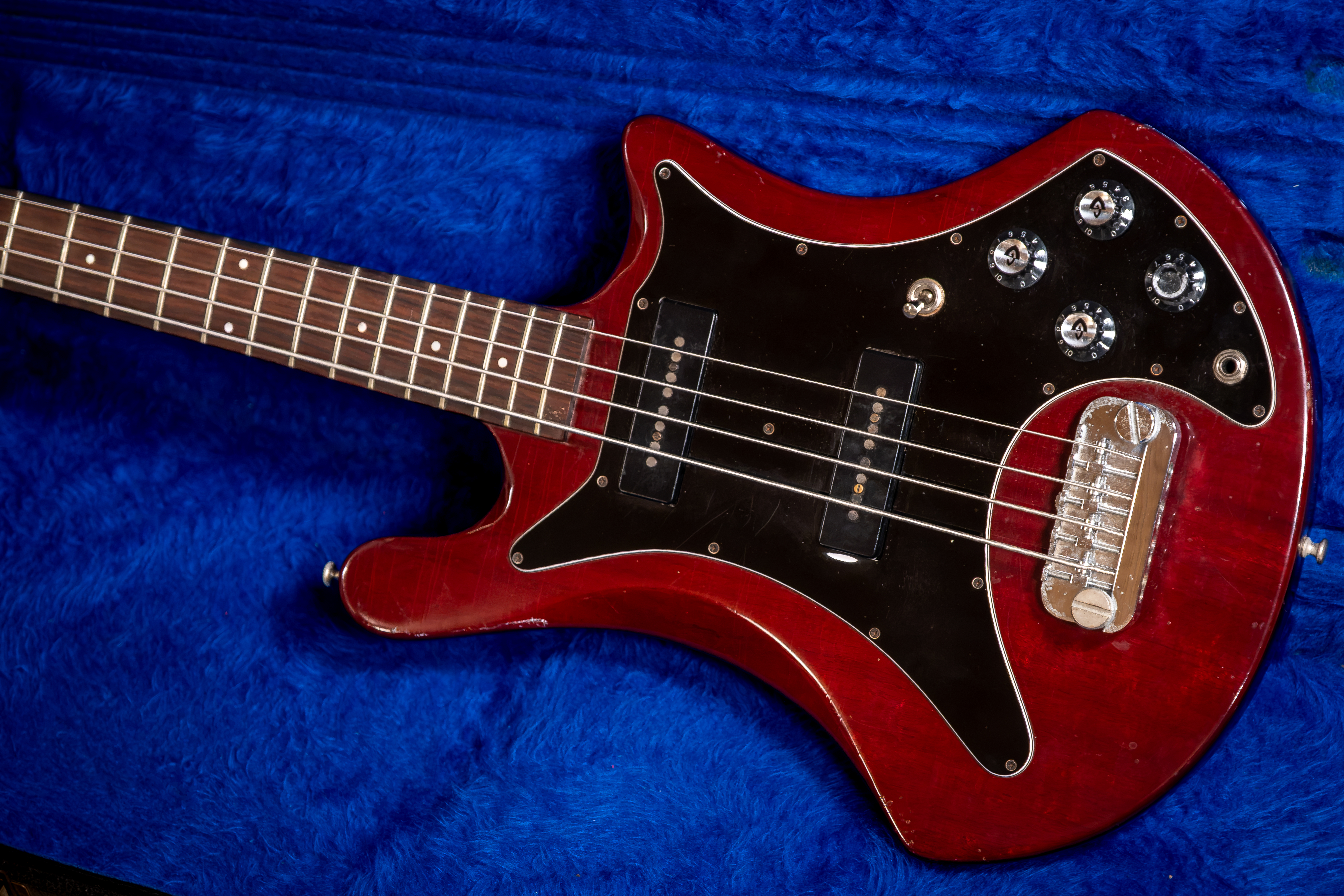 mike dirnt bass