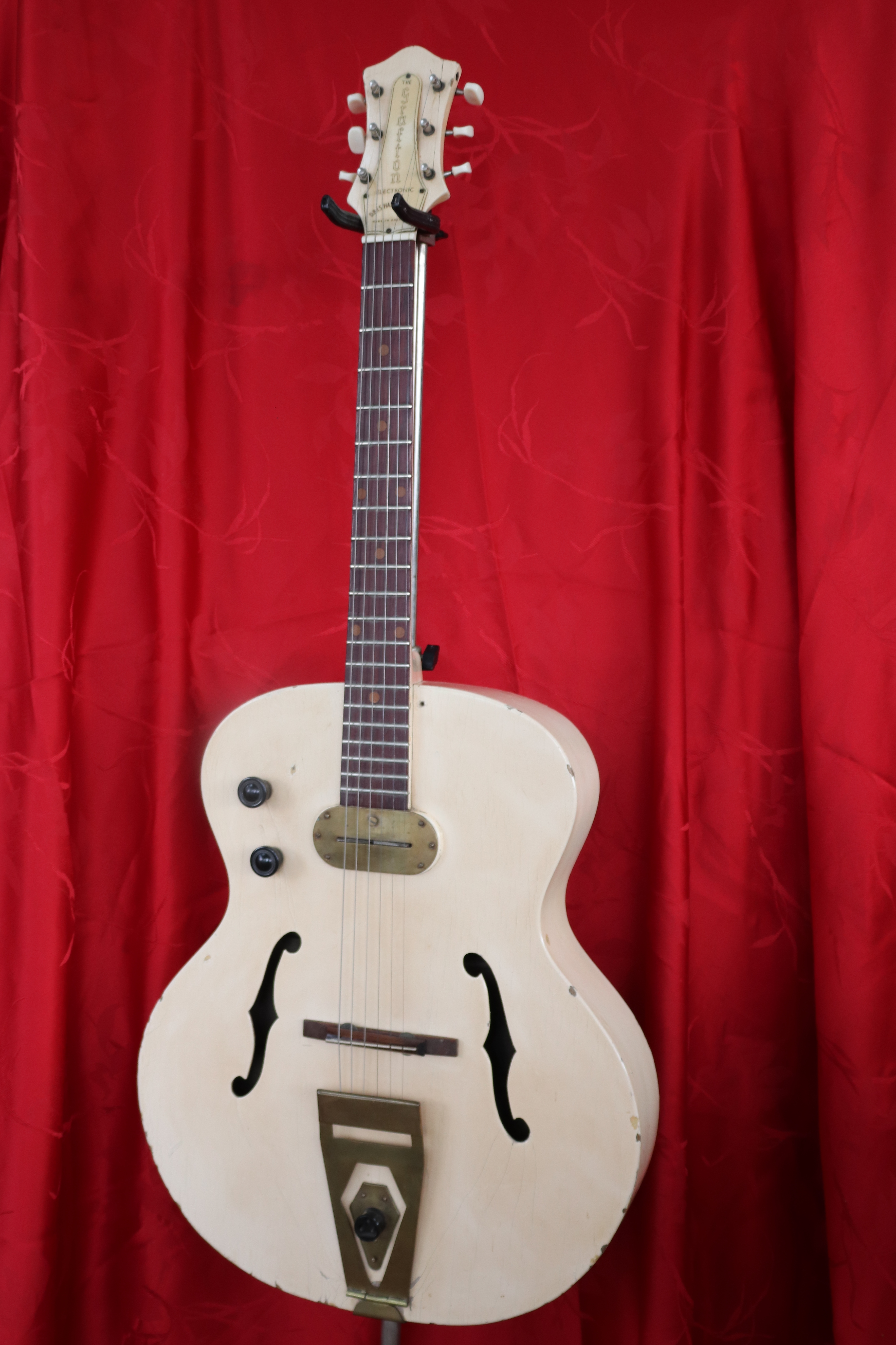 Front of Grafton mystery guitar.