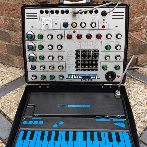 EMS Synthi AKS