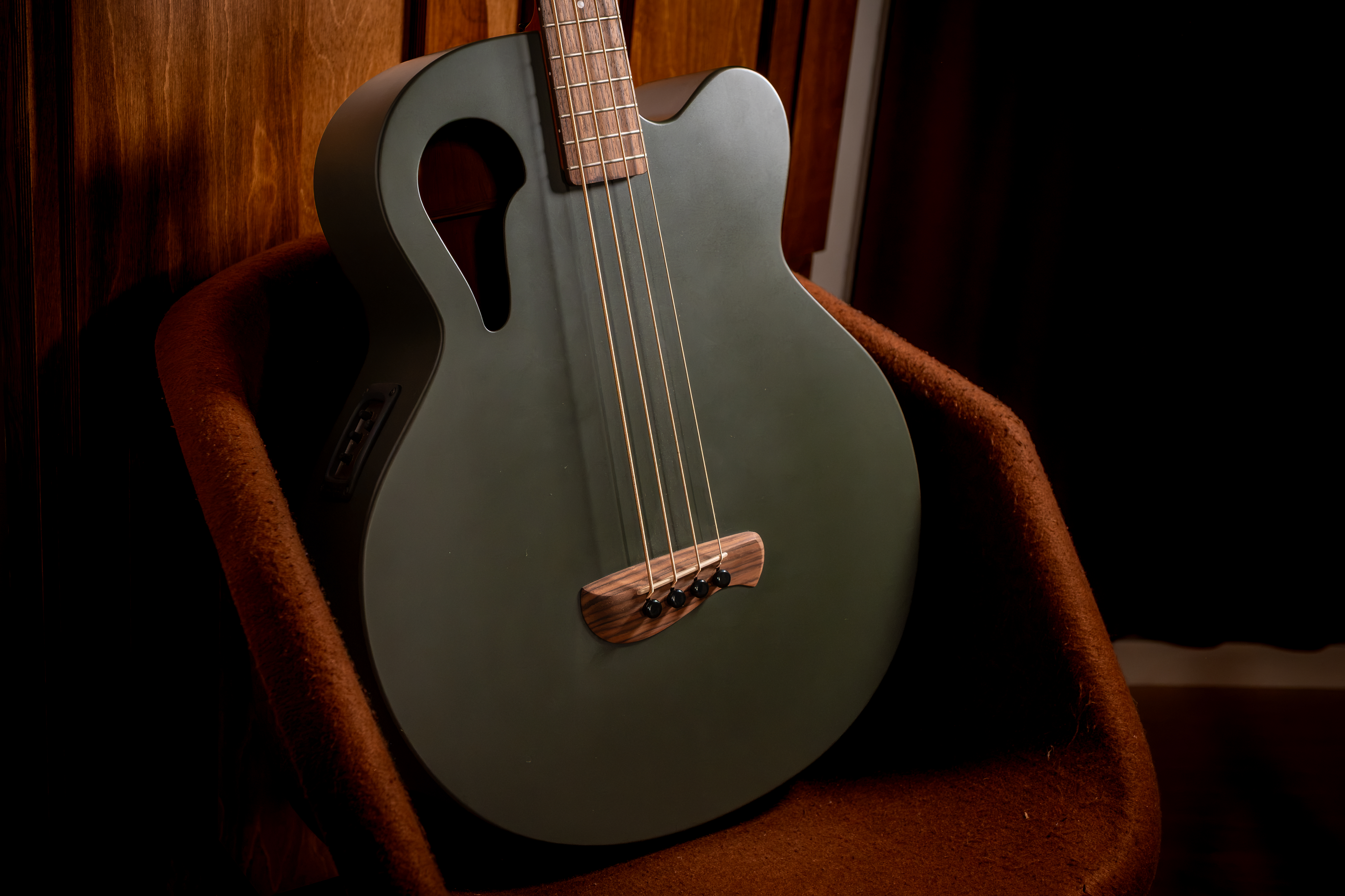 mike dirnt bass