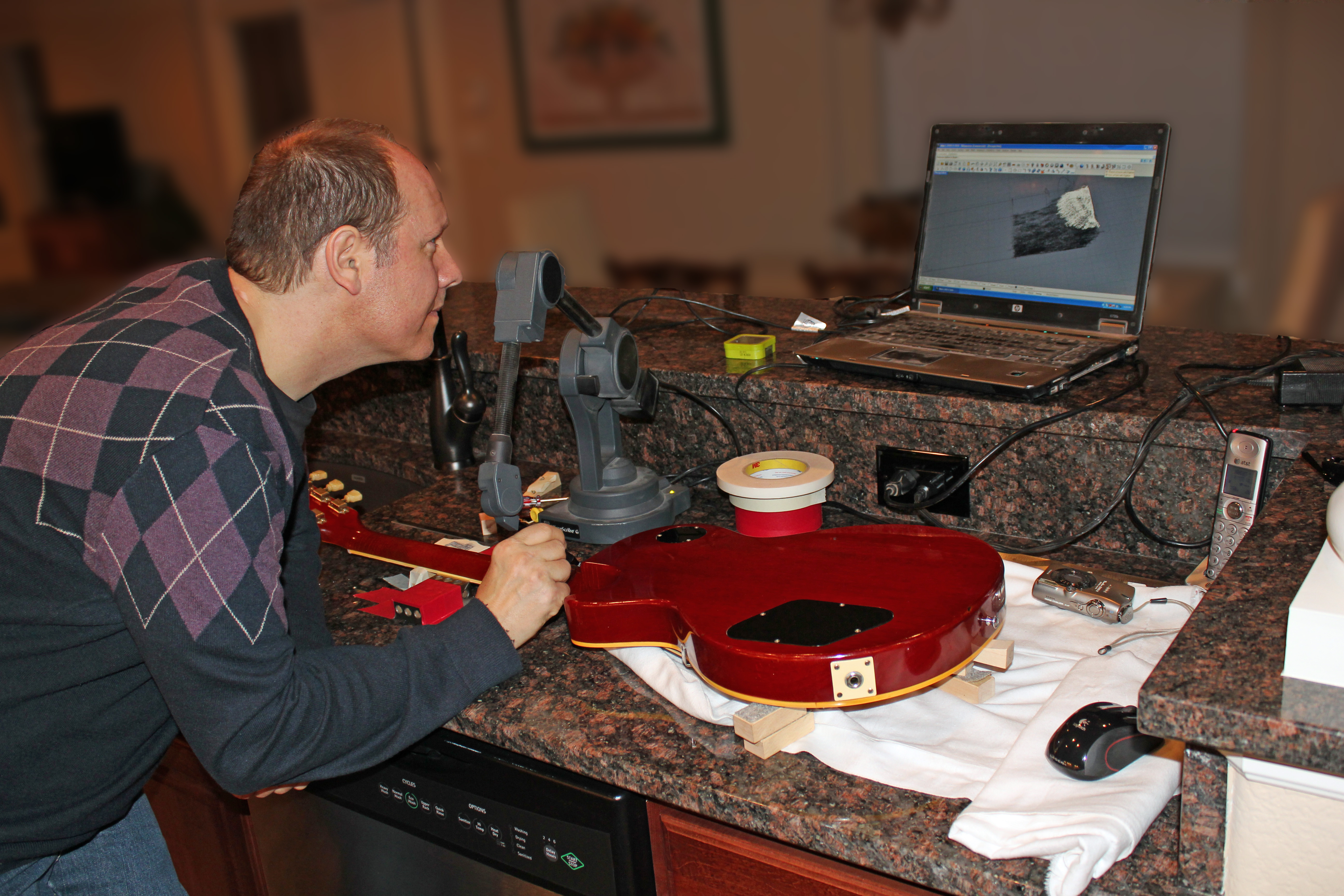 Edwin at work scanning Mike Slubowski’s ’59 Burst for Collector’s Choice No.6 (2012). Photo by Mike Slubowski, used with permission.