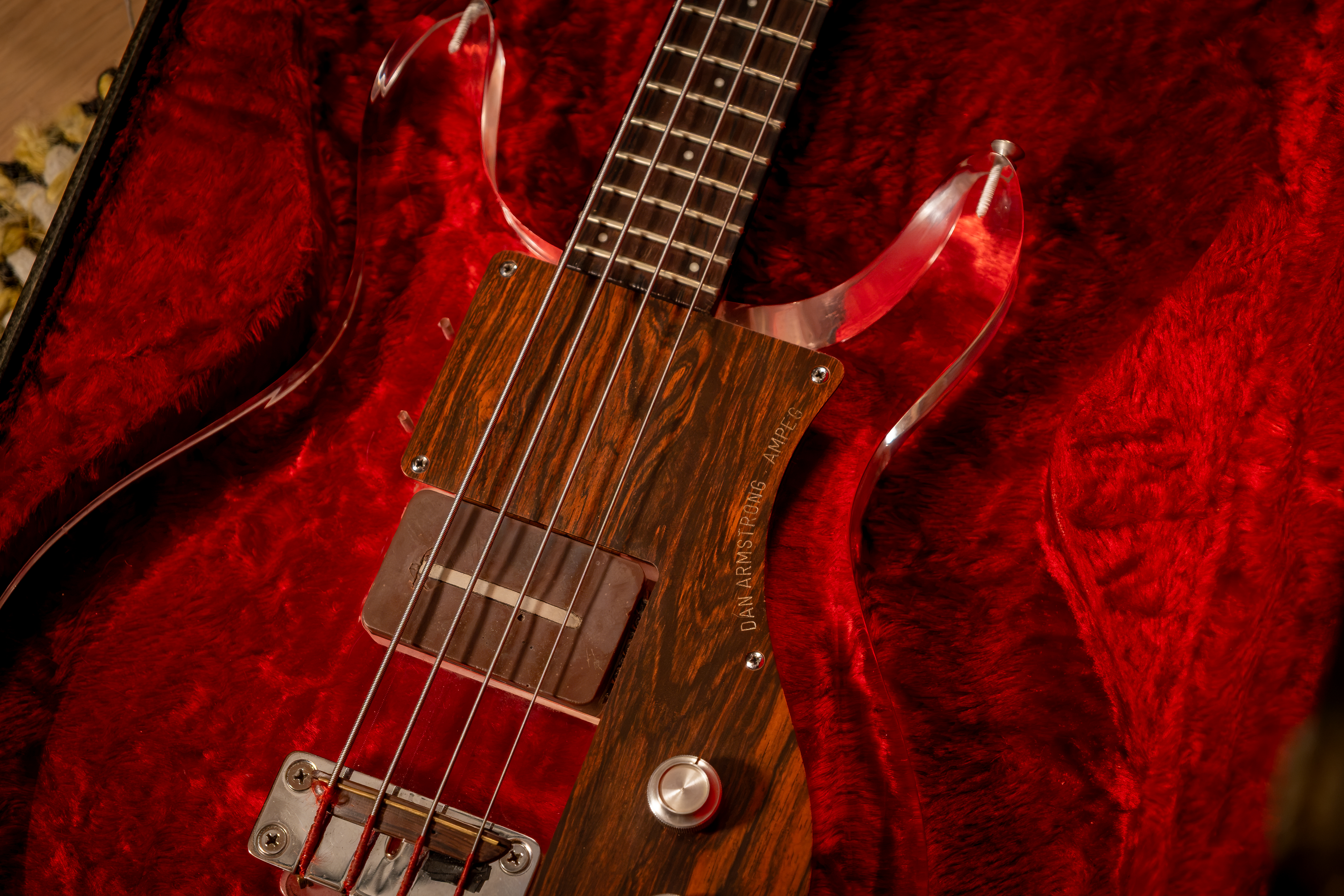 mike dirnt bass