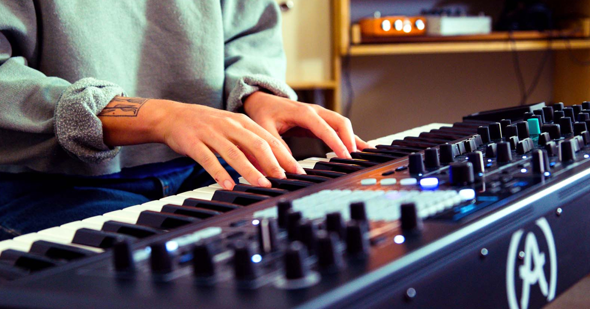 Early Black Friday keys & electronic gear deals | Reverb Denmark