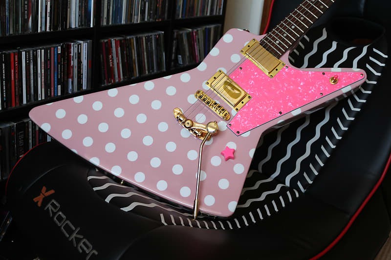 Pinkest pink guitar outlet