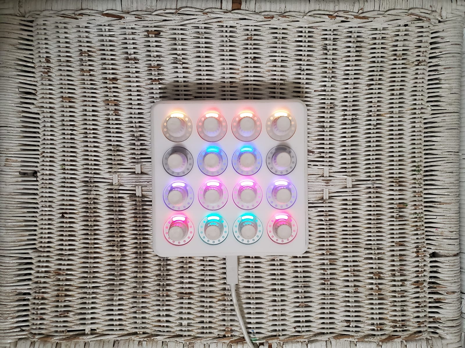 DJ Tech Tools Midi Fighter Twister