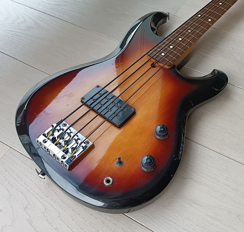 1983 Ibanez Roadstar II Deluxe Sunburst Fretless