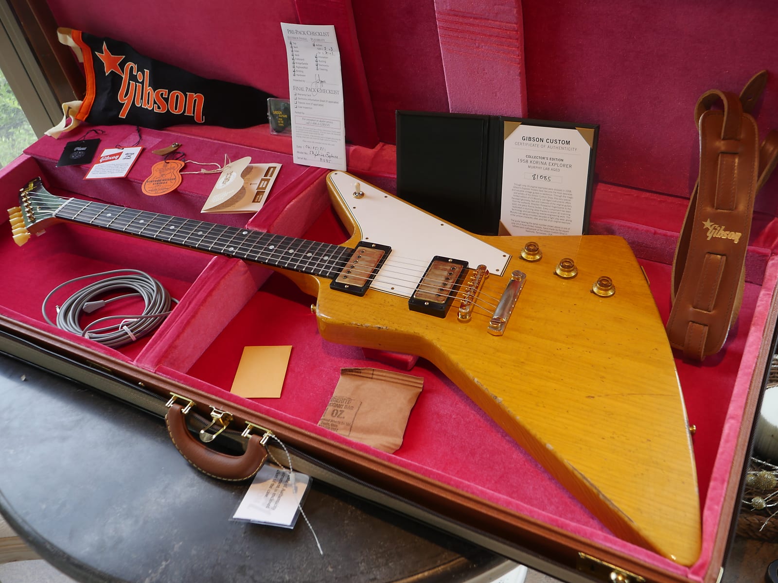 Gibson Collector's Edition Korina Explorer